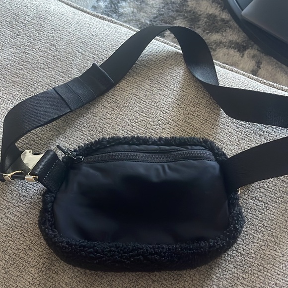 Lululemon everywhere belt bag - Picture 2 of 2